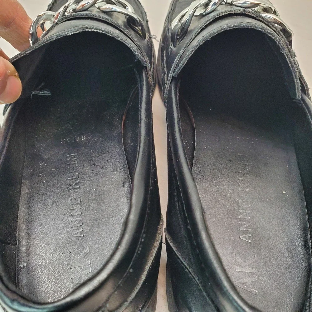 Anne‎ Klein Women's Black Loafers with Silver Chain Detail Size 9.5M